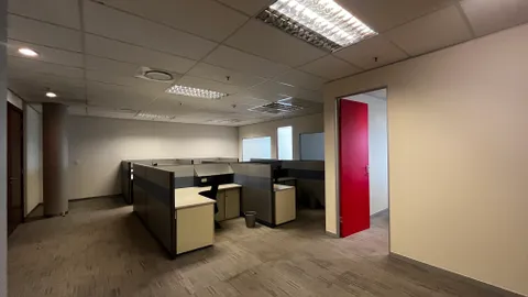 Sinosteel Plaza, 159 Rivonia Rd, Sandton has a 138m² Office Space Available To Let (2)